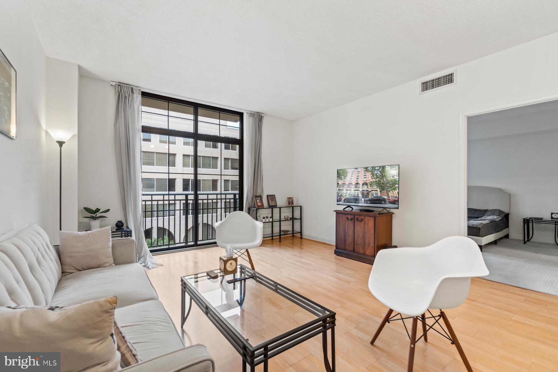 1111 25TH ST NW #611