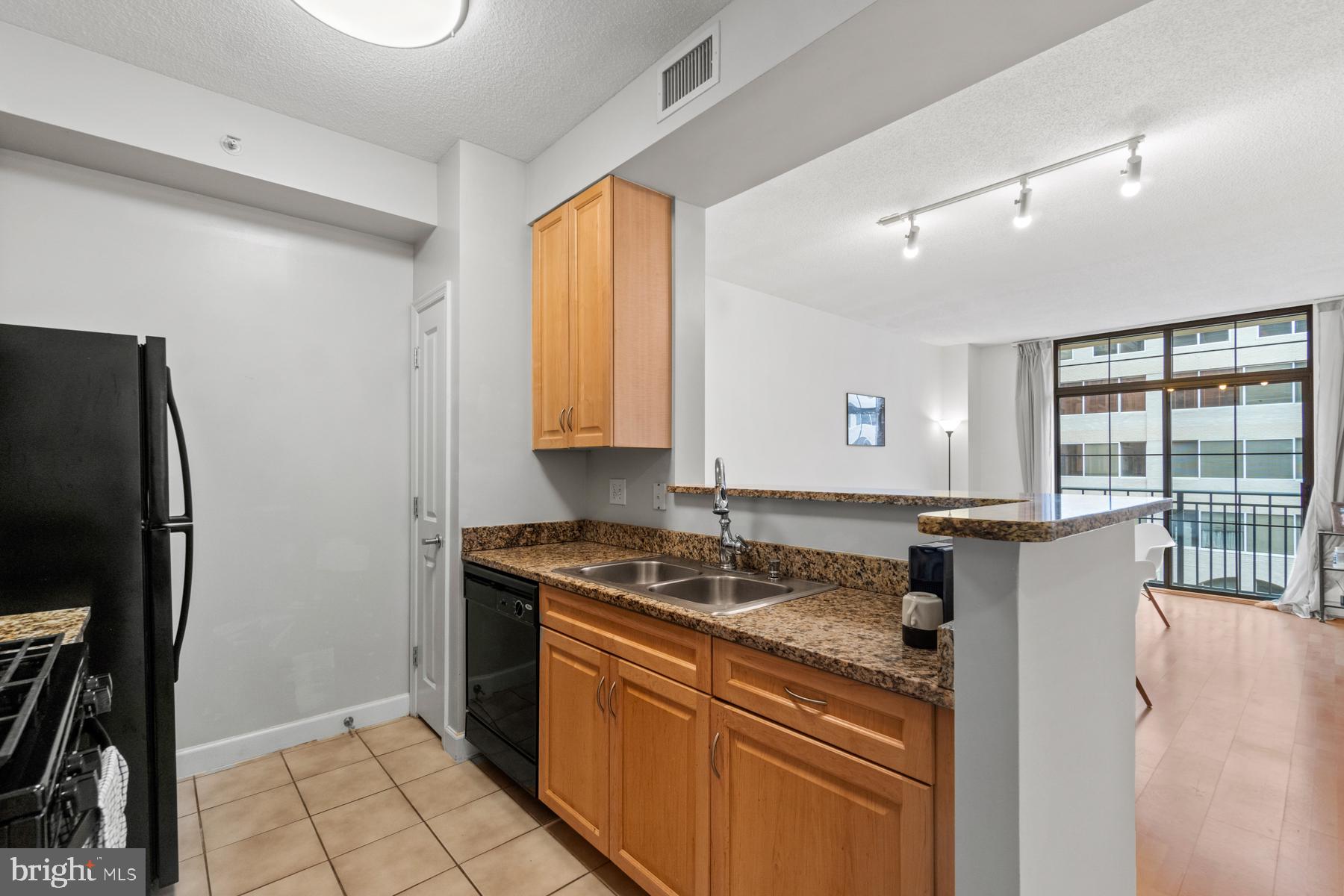 1111 25TH ST NW #611