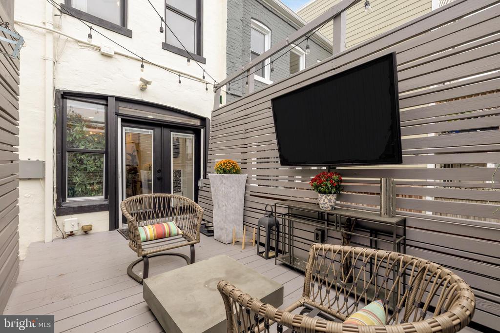 118 TODD PLACE NE