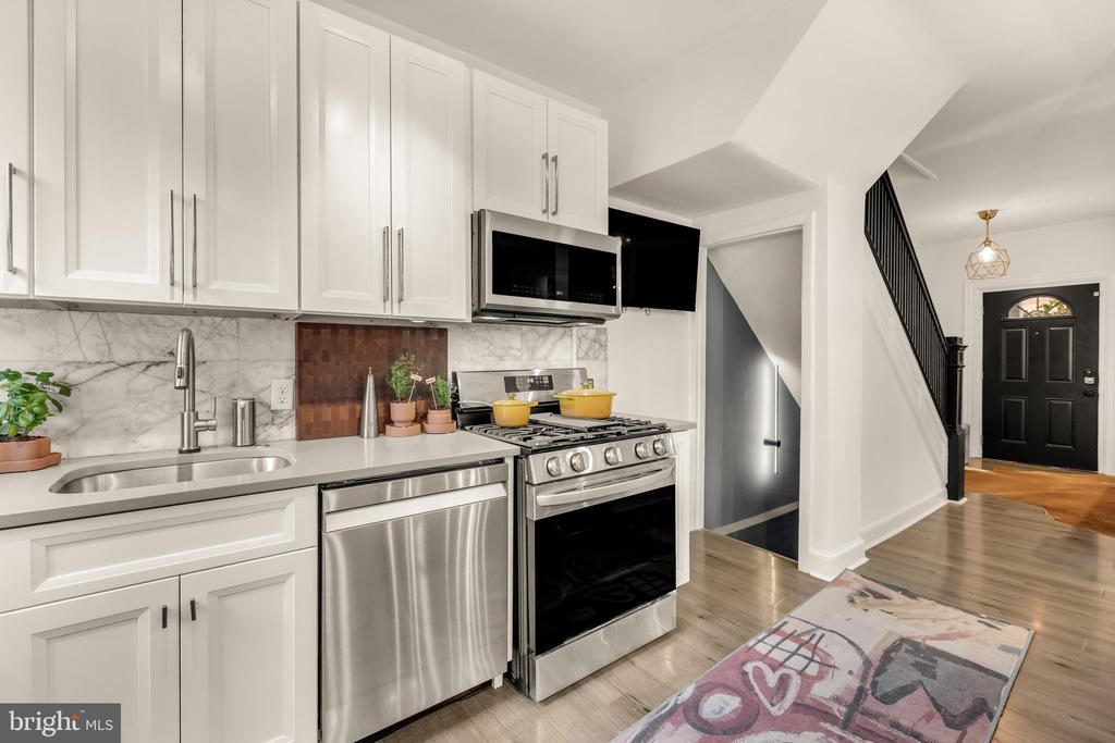 118 TODD PLACE NE