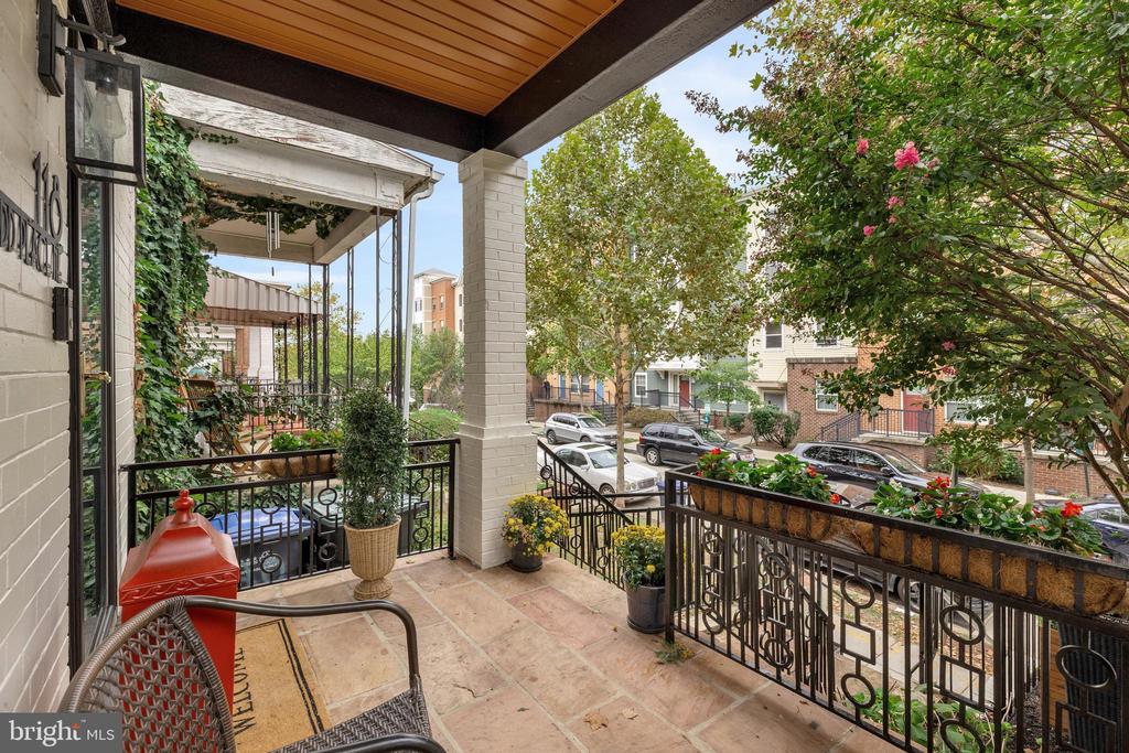 118 TODD PLACE NE