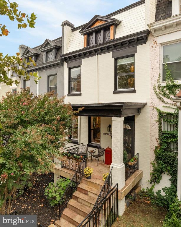 118 TODD PLACE NE