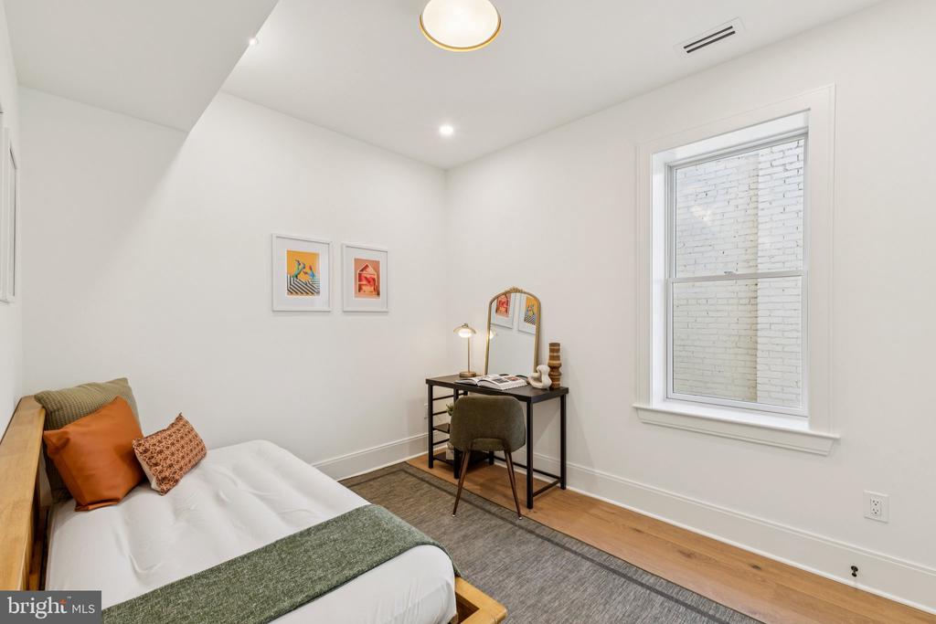 21 W STREET NW