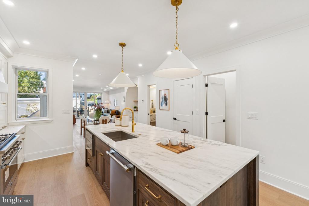 21 W STREET NW