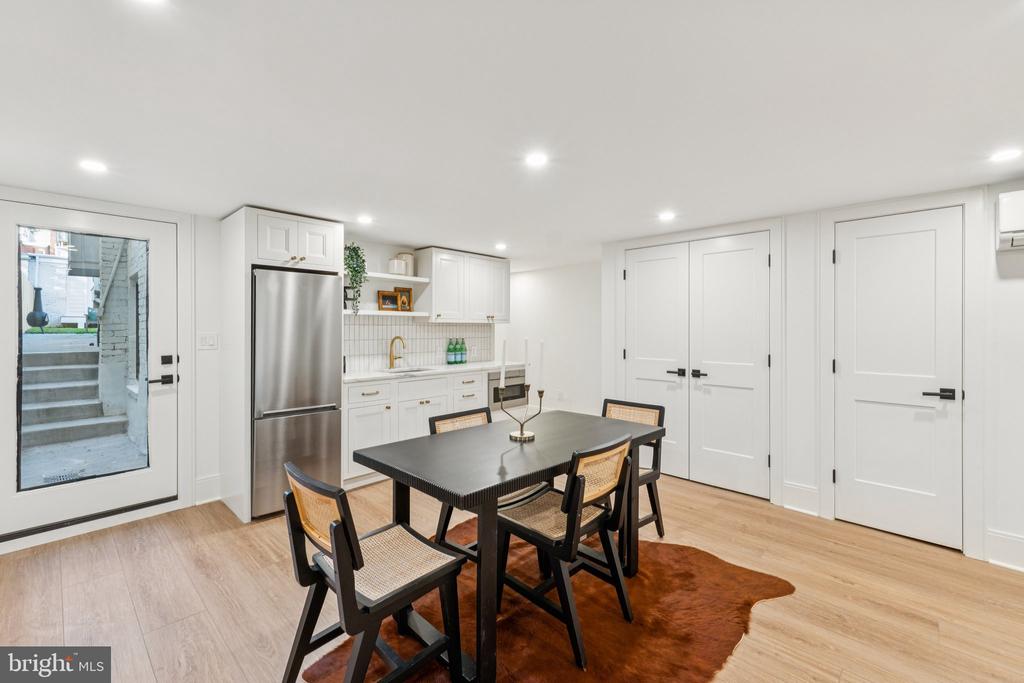 21 W STREET NW
