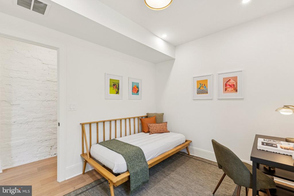 21 W STREET NW