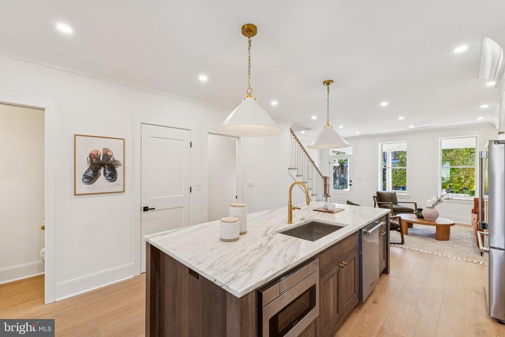 21 W STREET NW