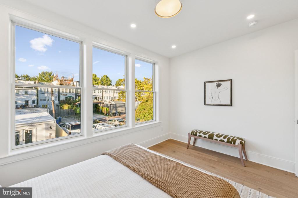 21 W STREET NW