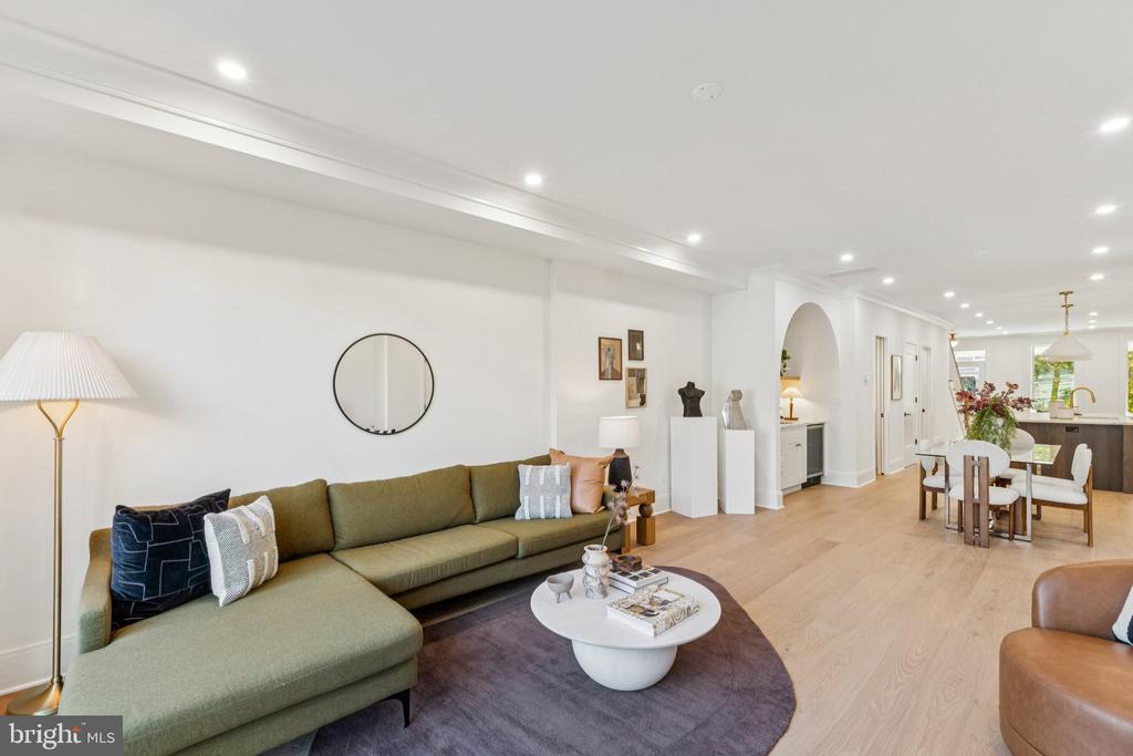 21 W STREET NW