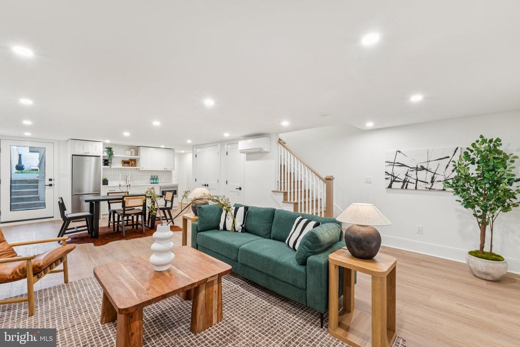 21 W STREET NW