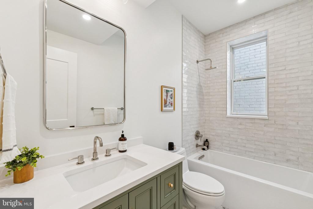 21 W STREET NW