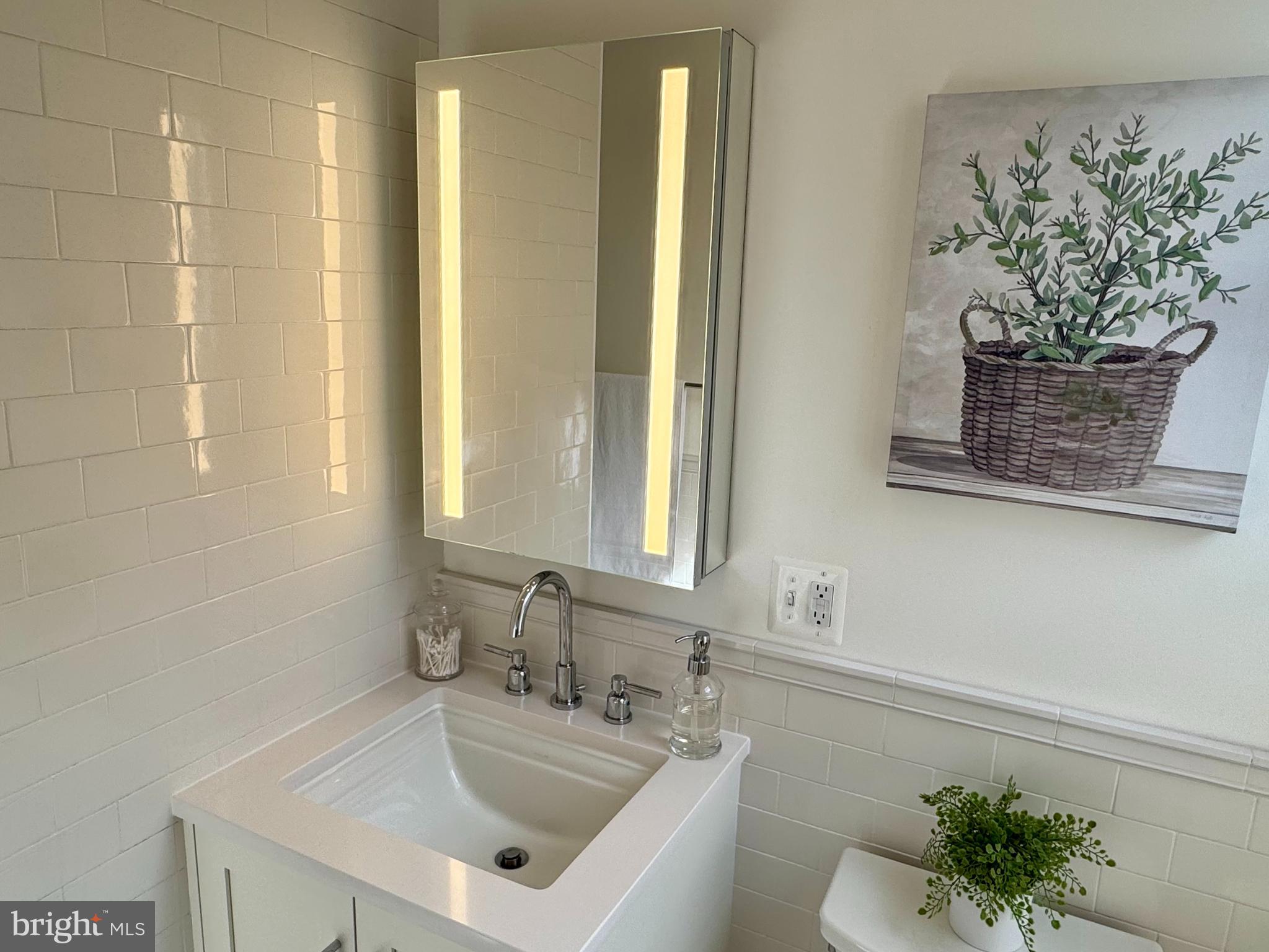 2227 20TH STREET NW 402