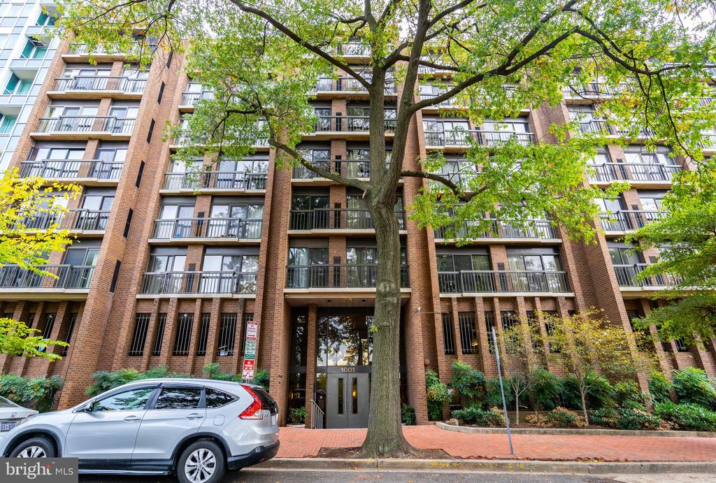1001 26TH STREET NW 807