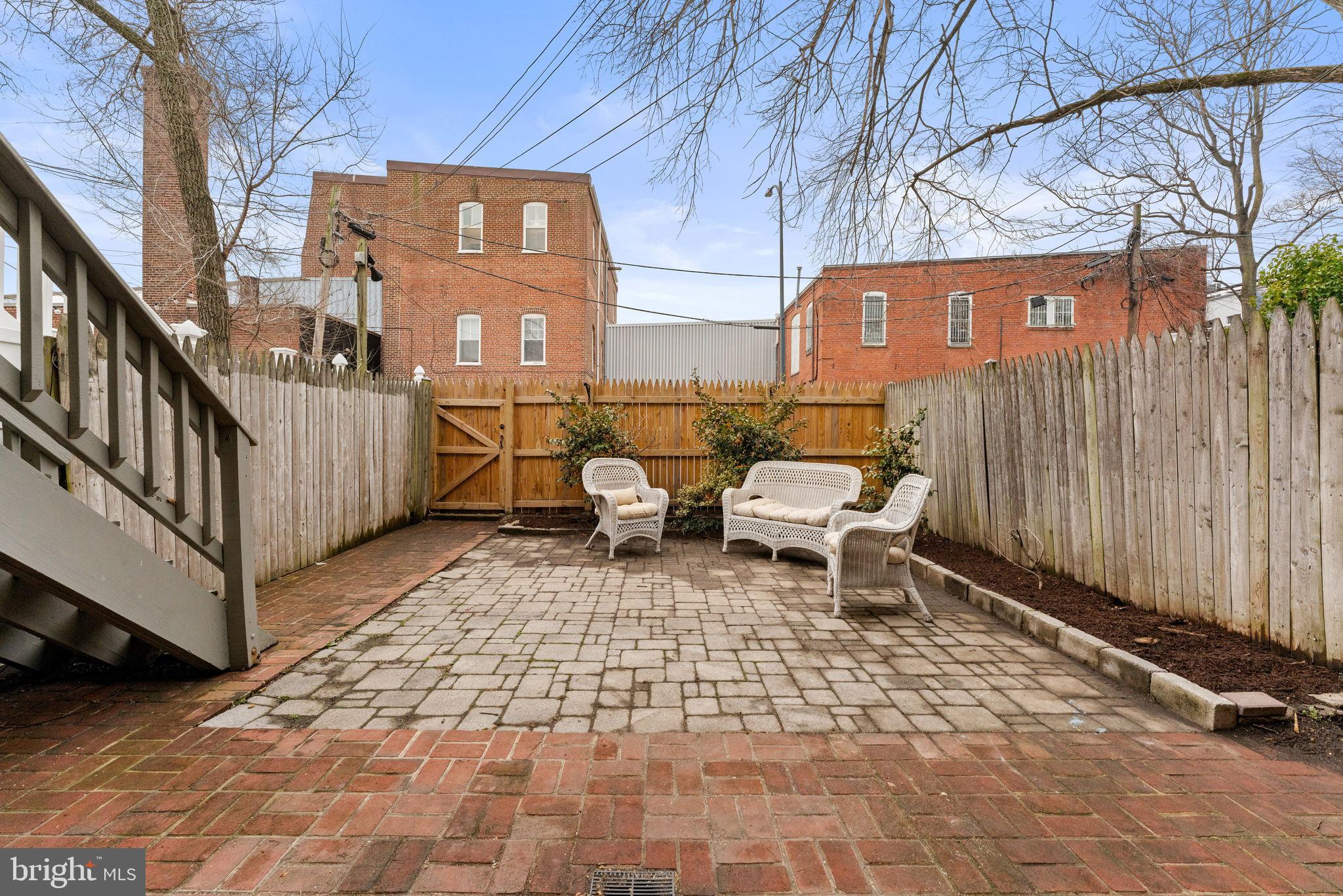 1117 G STREET SE