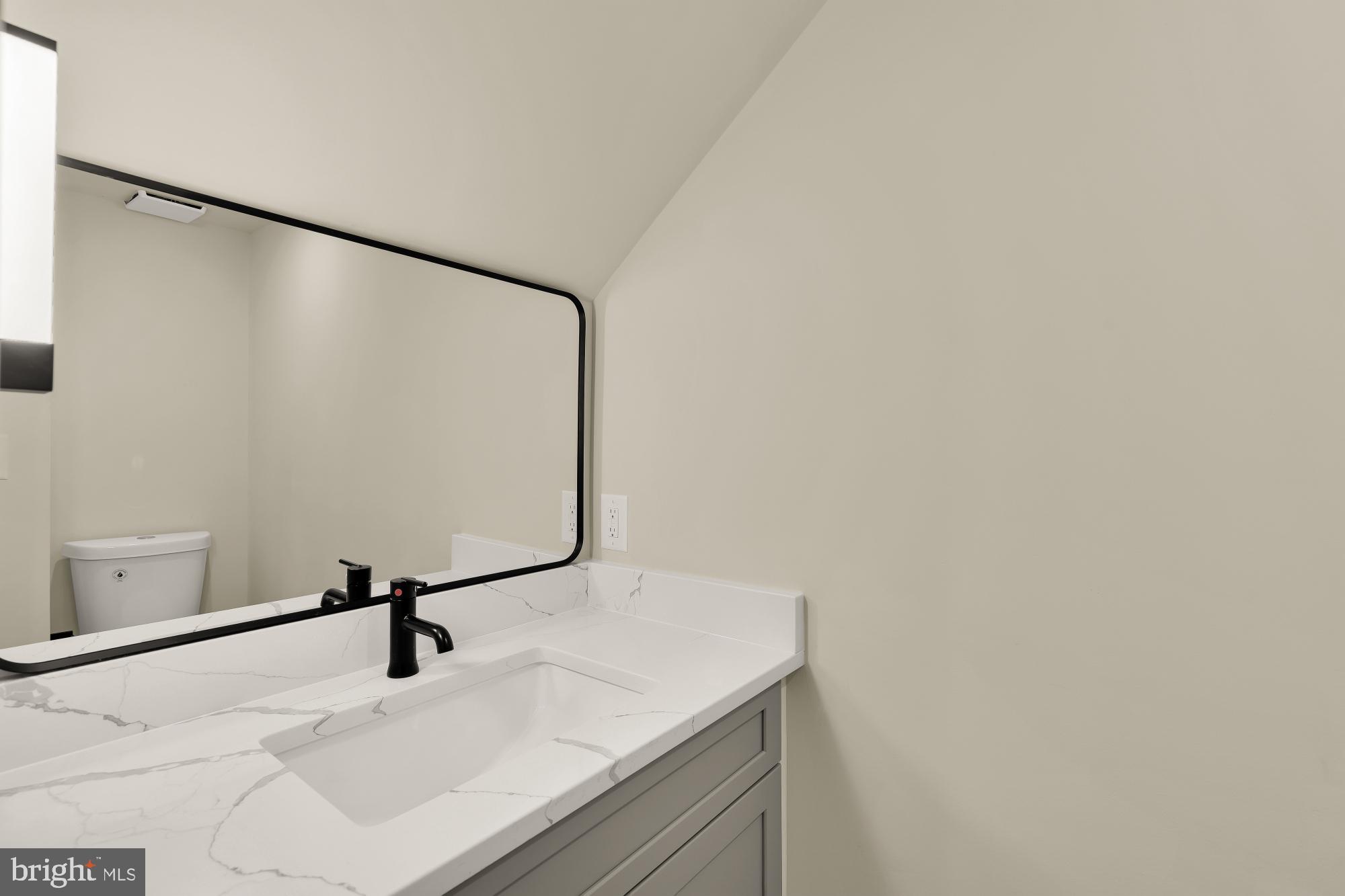 422 WARNER STREET NW