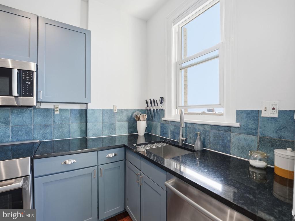 1852 COLUMBIA ROAD NW 603