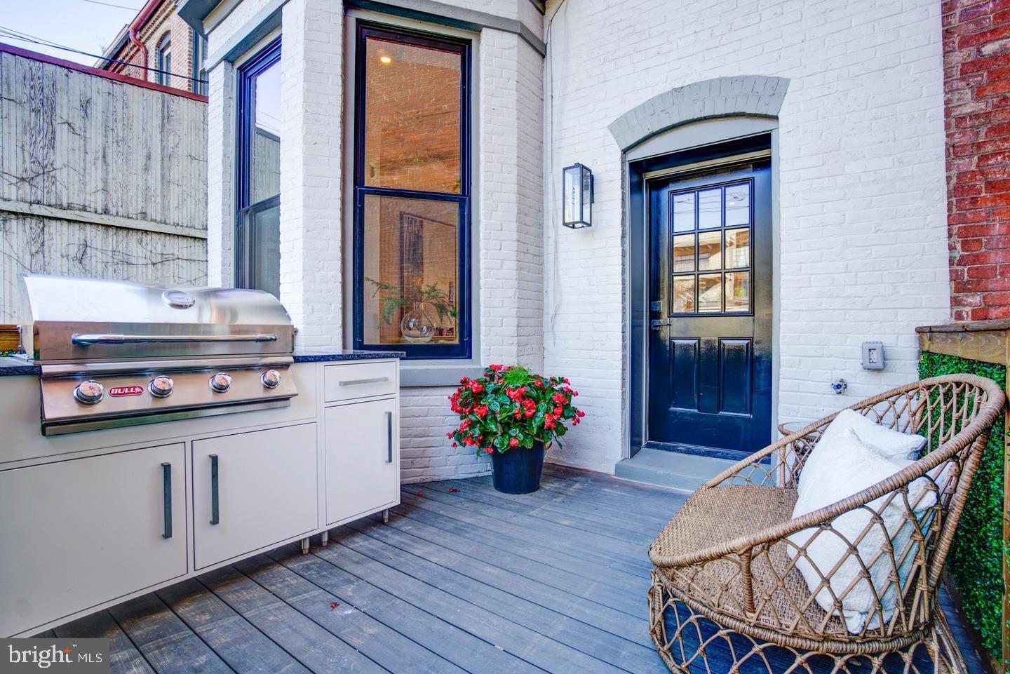 911 M STREET NW