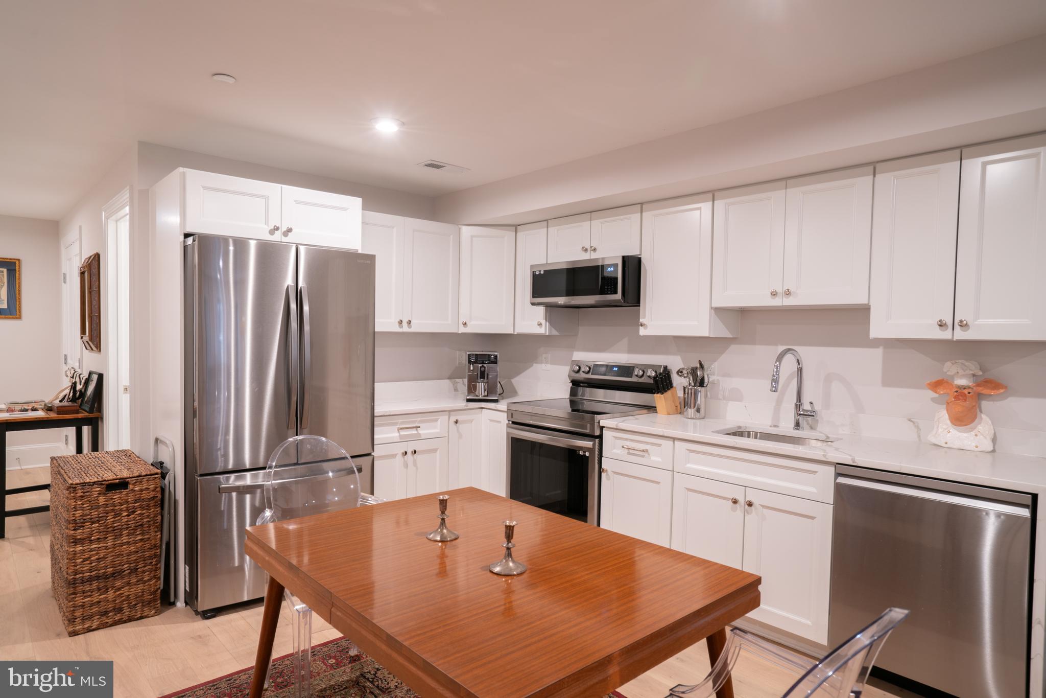 911 M STREET NW