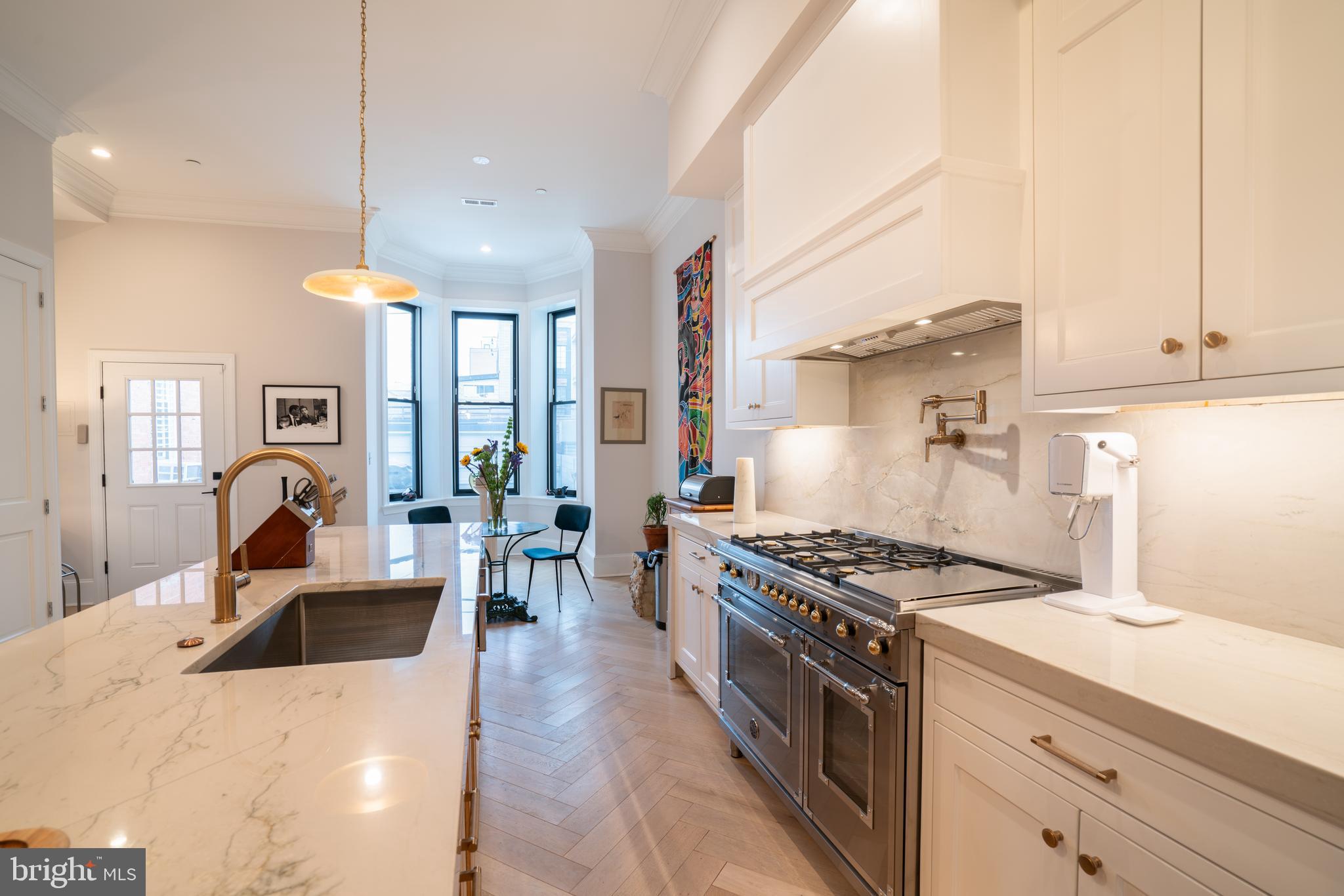 911 M STREET NW