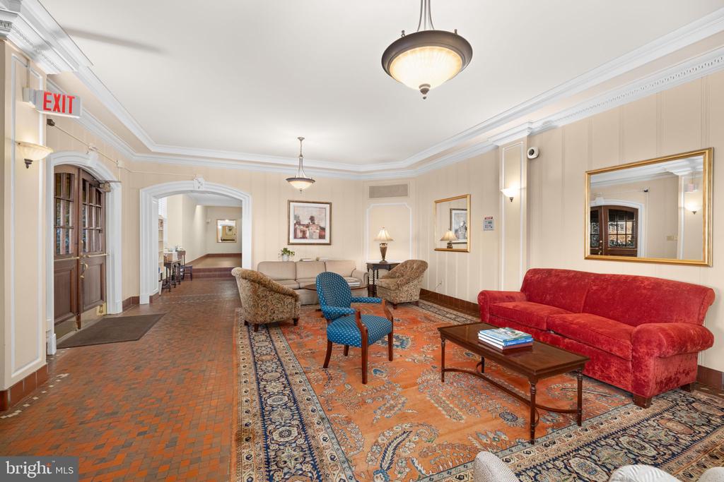 3900 CONNECTICUT AVENUE NW 202G