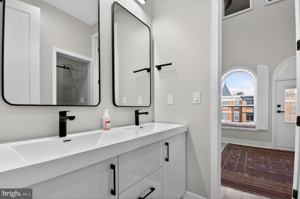 2210 1ST STREET NW Unit: 2