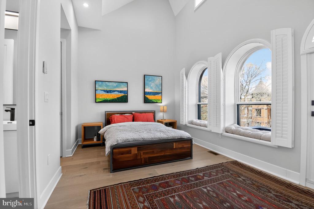2210 1ST STREET NW Unit: 2