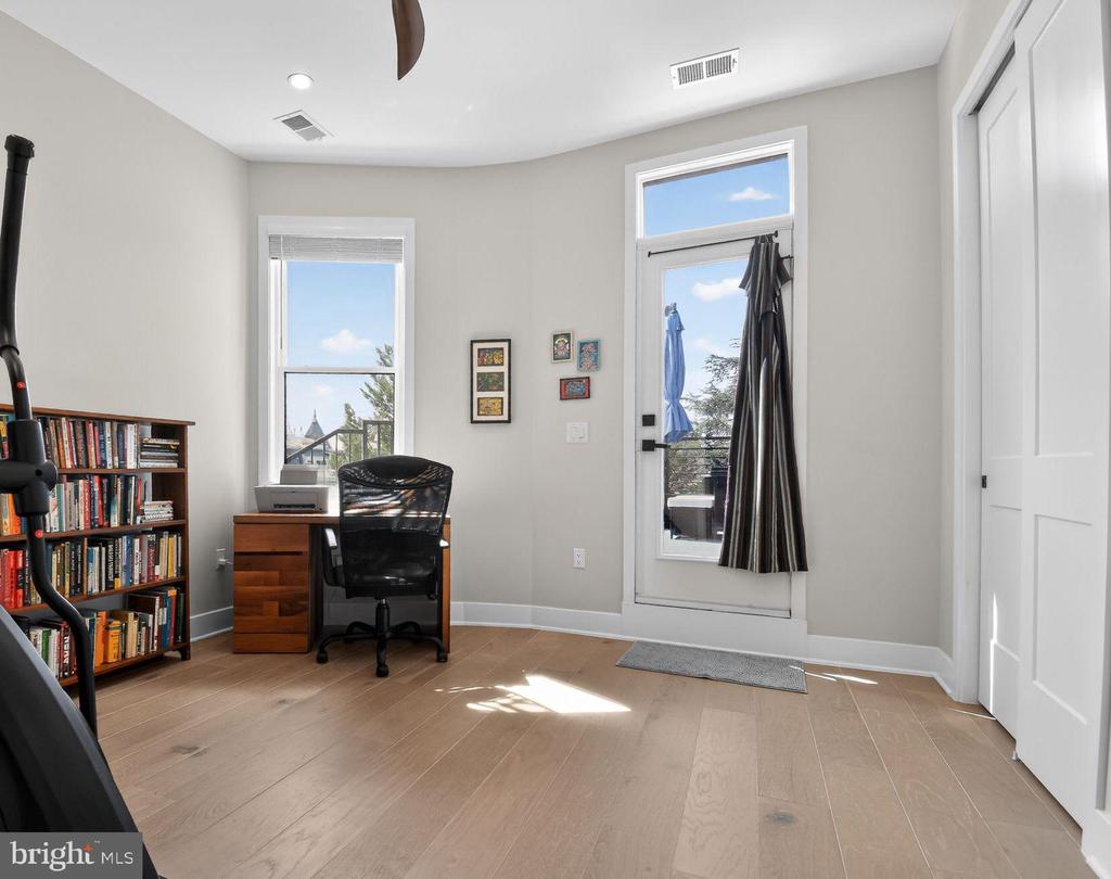 2210 1ST STREET NW Unit: 2