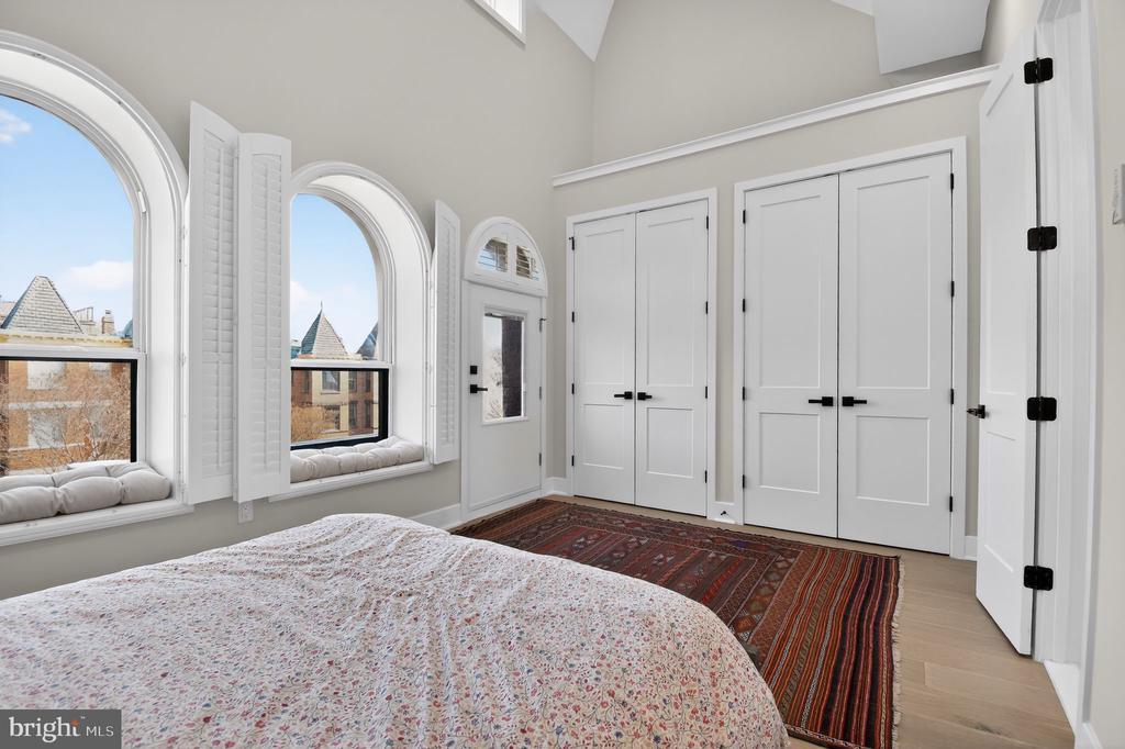 2210 1ST STREET NW Unit: 2