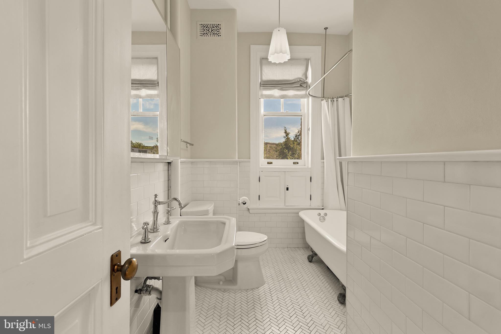 2853 ONTARIO ROAD NW 423