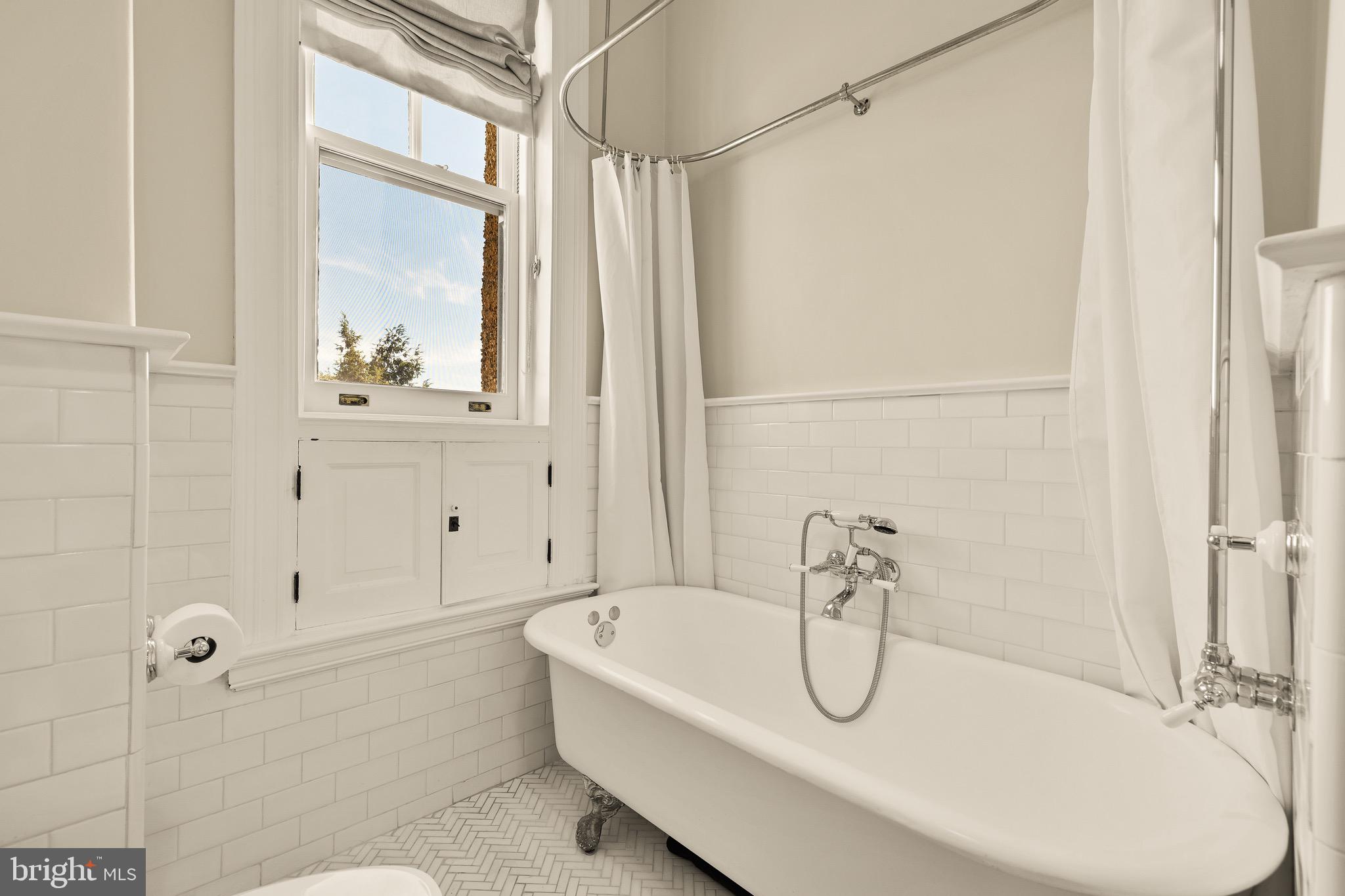 2853 ONTARIO ROAD NW 423