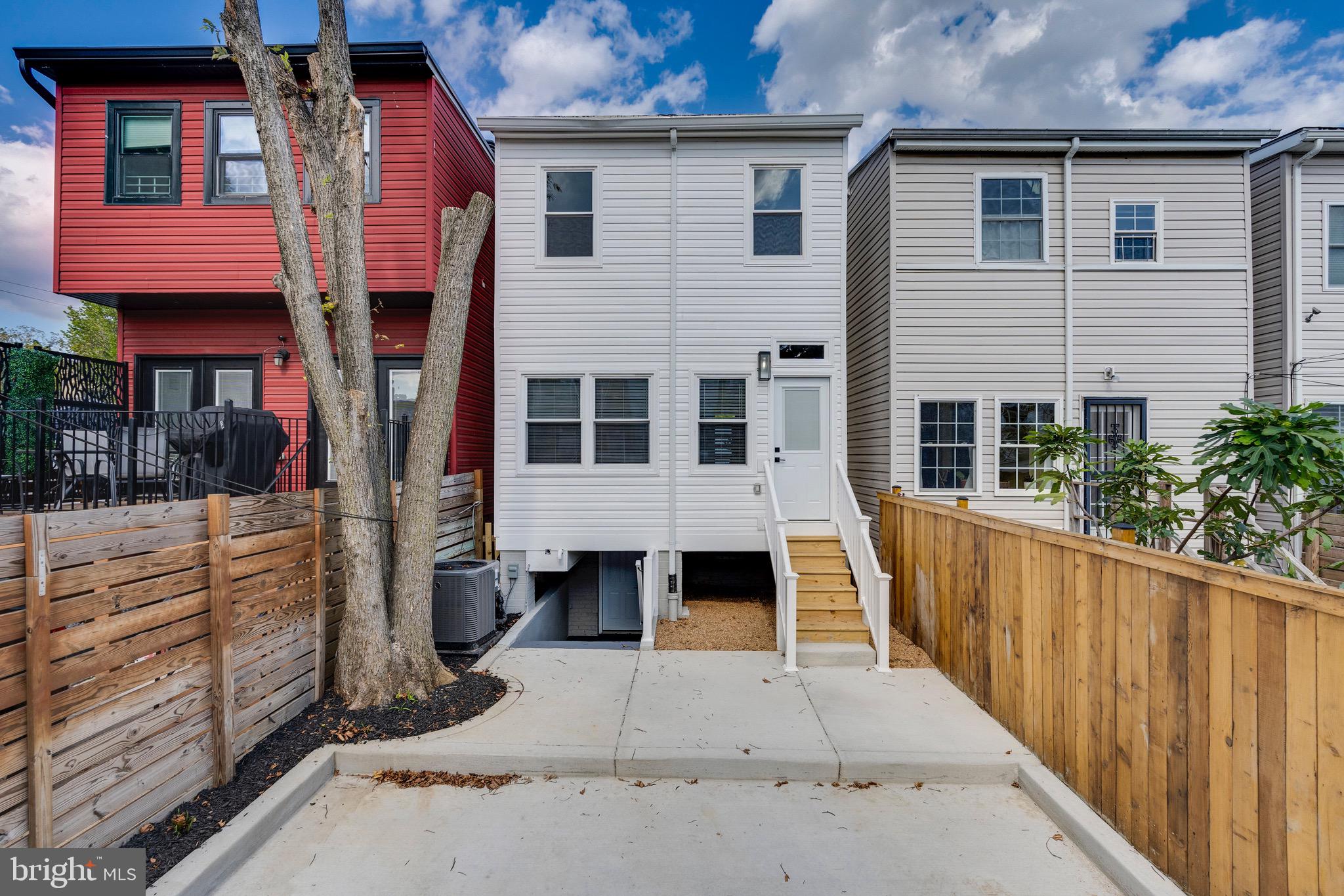 1323 CHILDRESS STREET NE