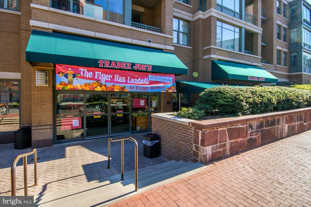 1111 25TH STREET NW 723