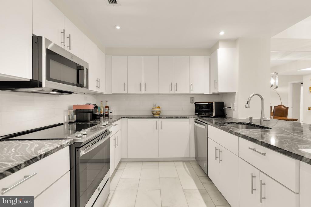 2301 N STREET NW 606