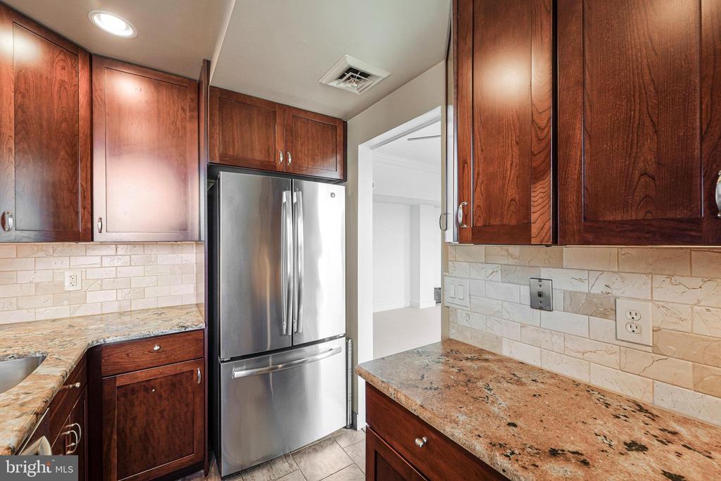 2127 CALIFORNIA STREET NW Unit: 704