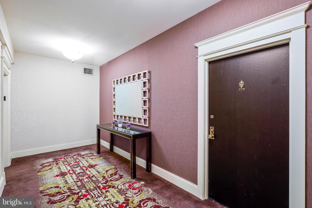 2127 CALIFORNIA STREET NW Unit: 704