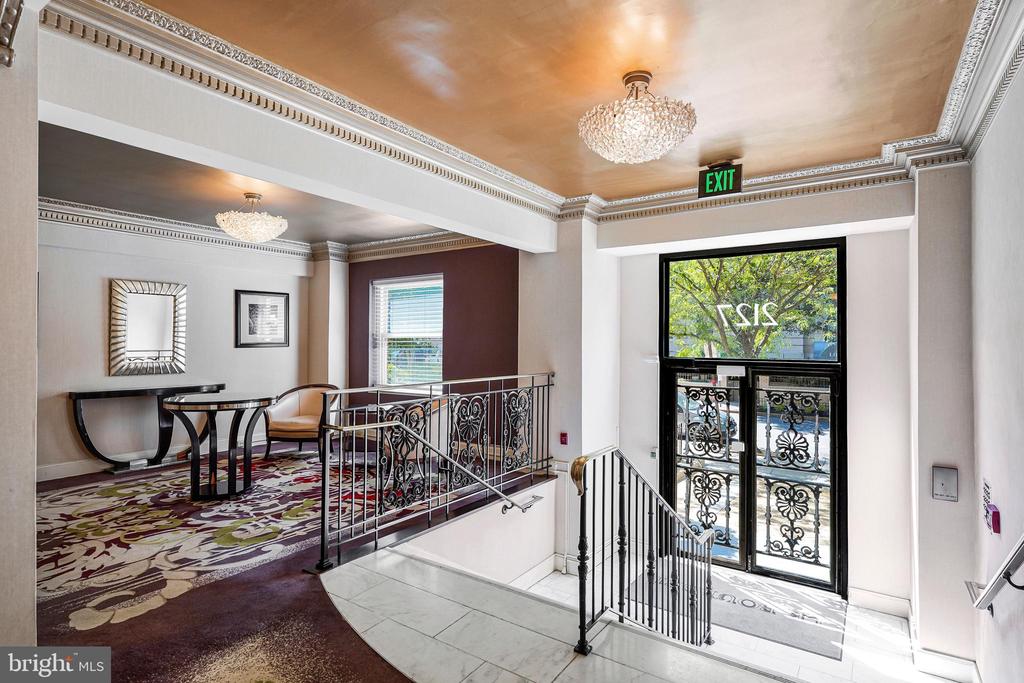 2127 CALIFORNIA STREET NW Unit: 704