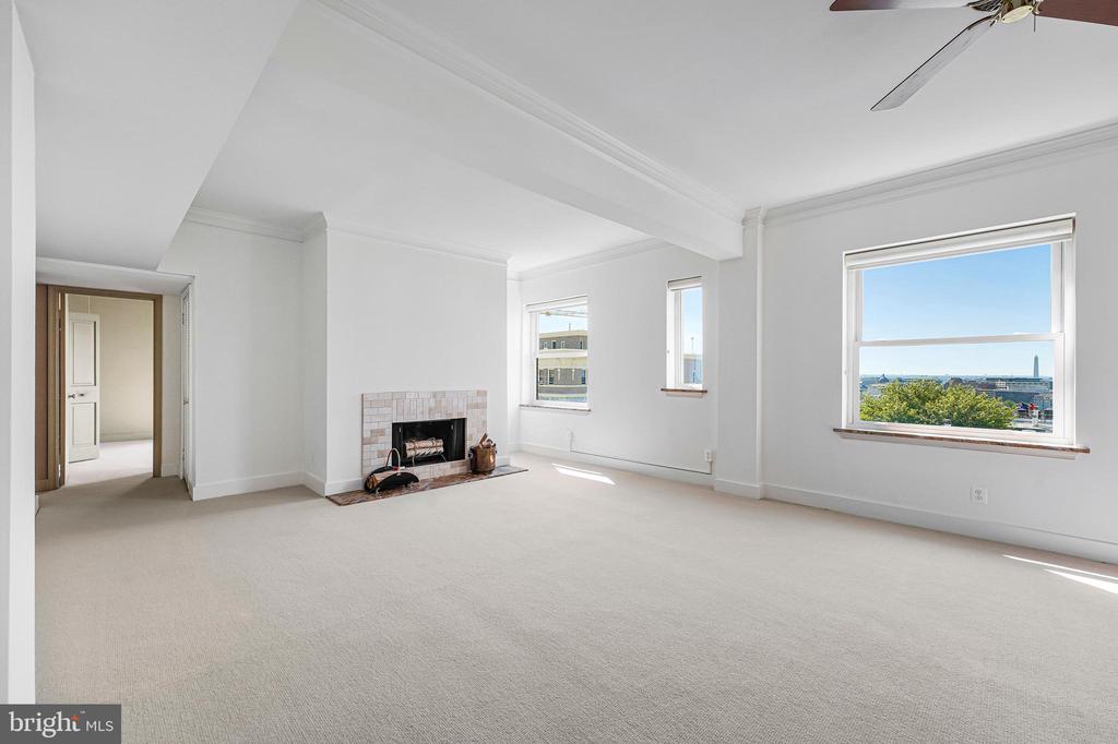 2127 CALIFORNIA STREET NW Unit: 704