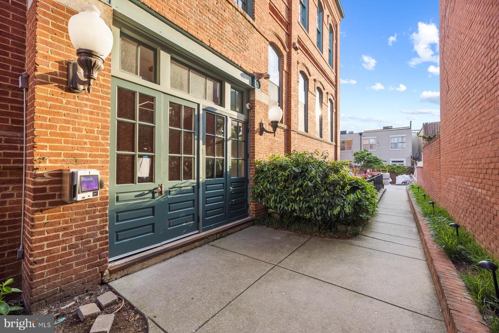 725 5TH STREET SE 23