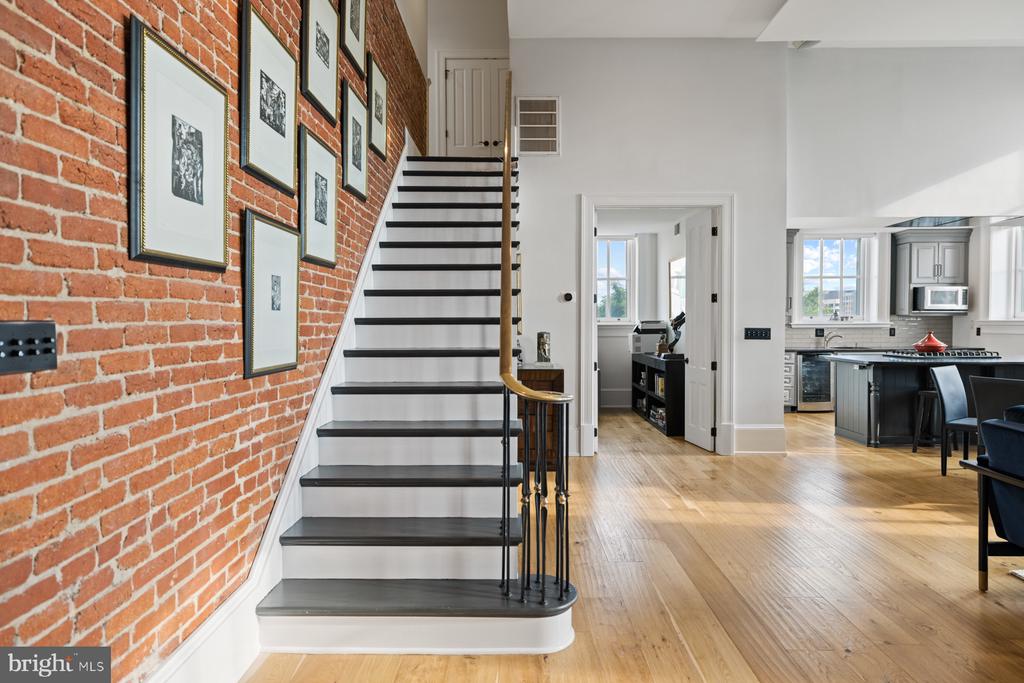 725 5TH STREET SE 23