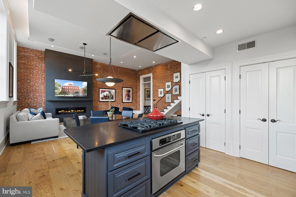 725 5TH STREET SE 23