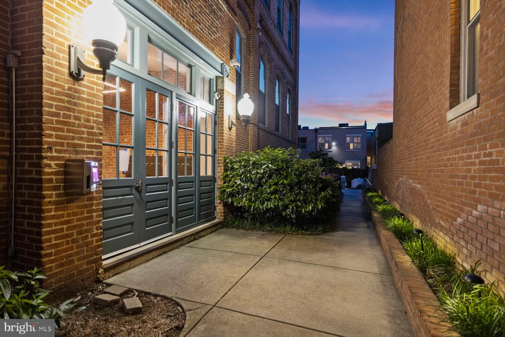 725 5TH STREET SE 23