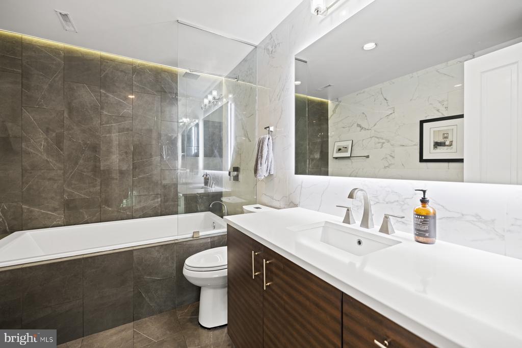 725 5TH STREET SE 23