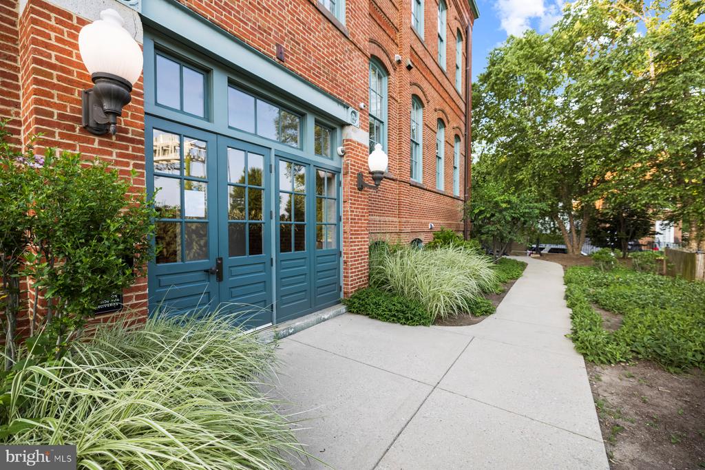 725 5TH STREET SE 23