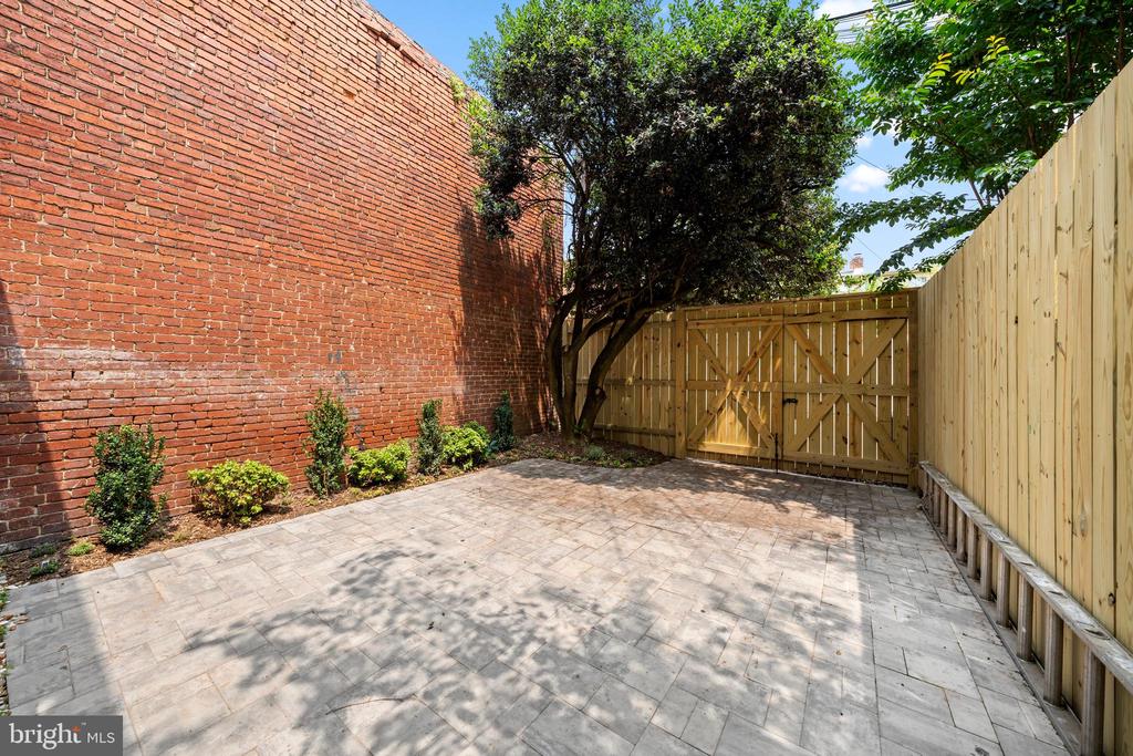 131 11TH STREET NE Unit: A