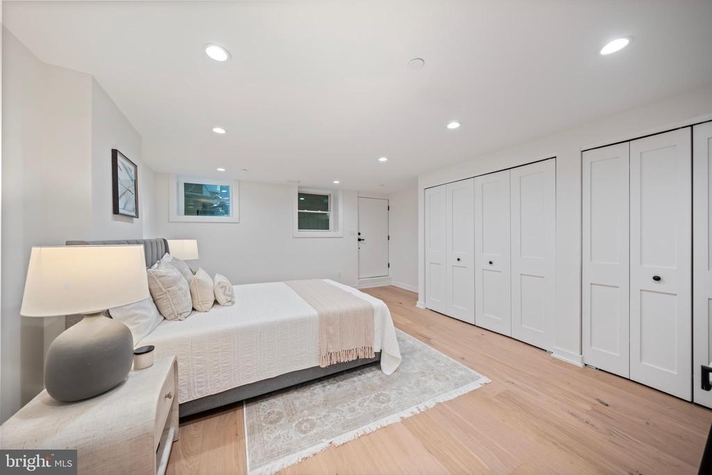 131 11TH STREET NE Unit: A