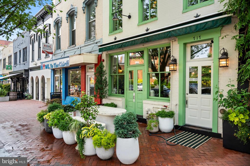 131 11TH STREET NE Unit: A