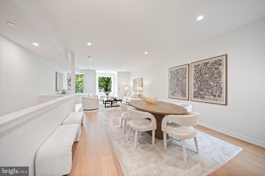 131 11TH STREET NE Unit: PH