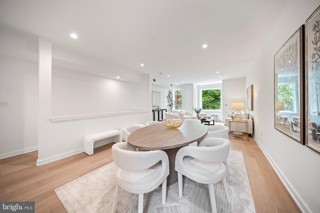 131 11TH STREET NE Unit: PH