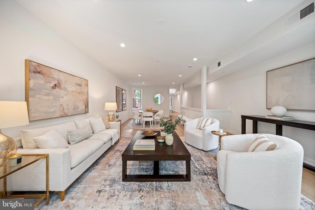 131 11TH STREET NE Unit: PH