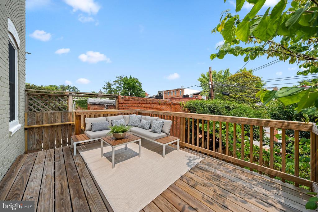 131 11TH STREET NE Unit: PH